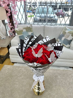 12 Dior Red Roses