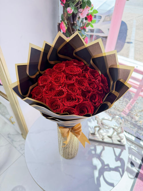 25 Red Everlasting roses bouquet ~ 25 Roses Ramo Buchon Eterno