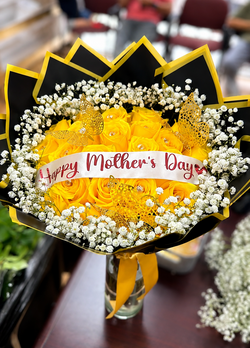 25 Yellow Roses + Baby Breath Rim
