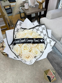 12 White Roses