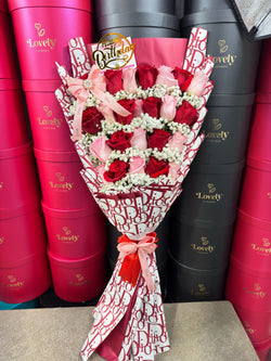 25 Pink and Red Flat Roses