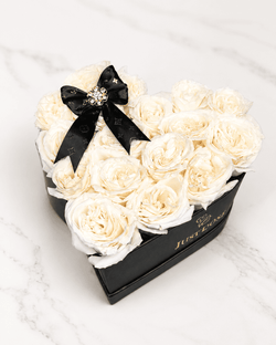 25 White Rose Heart Box