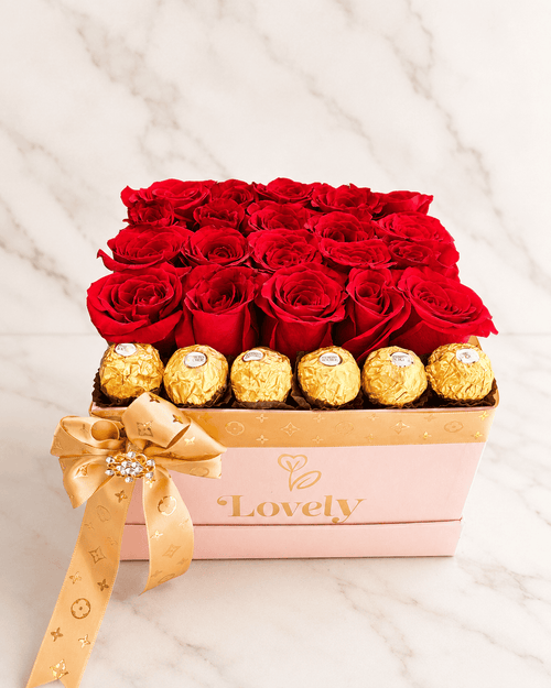 Scarlet Sweetheart Rose Box