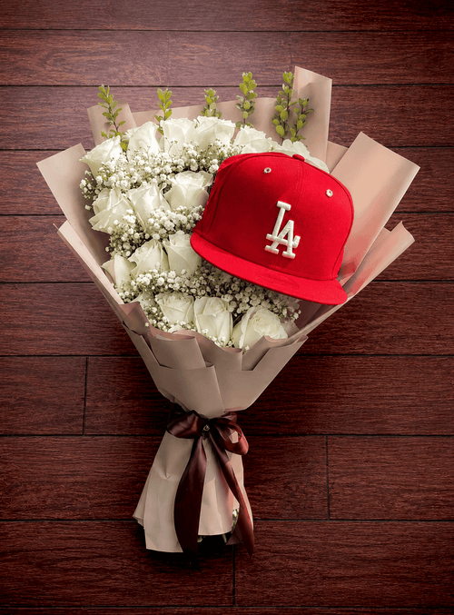 12 Flat Roses + Baby Breath