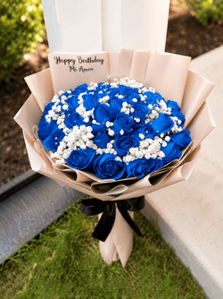 25 Blue roses + Baby Breath