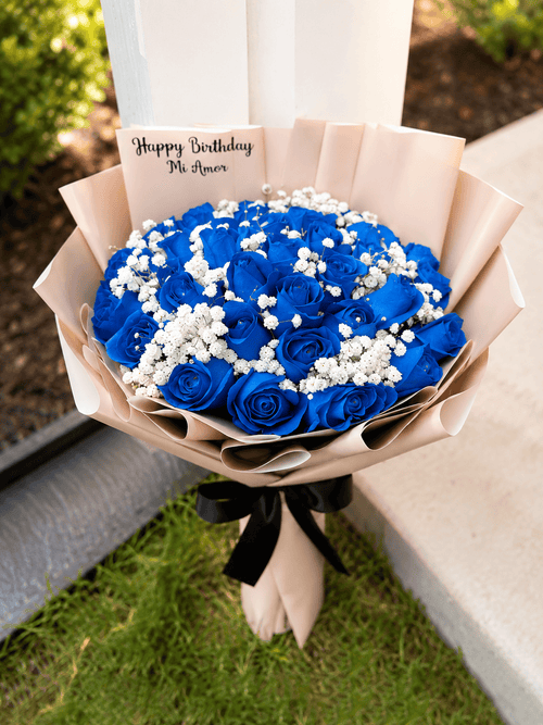 25 Blue roses + Baby Breath