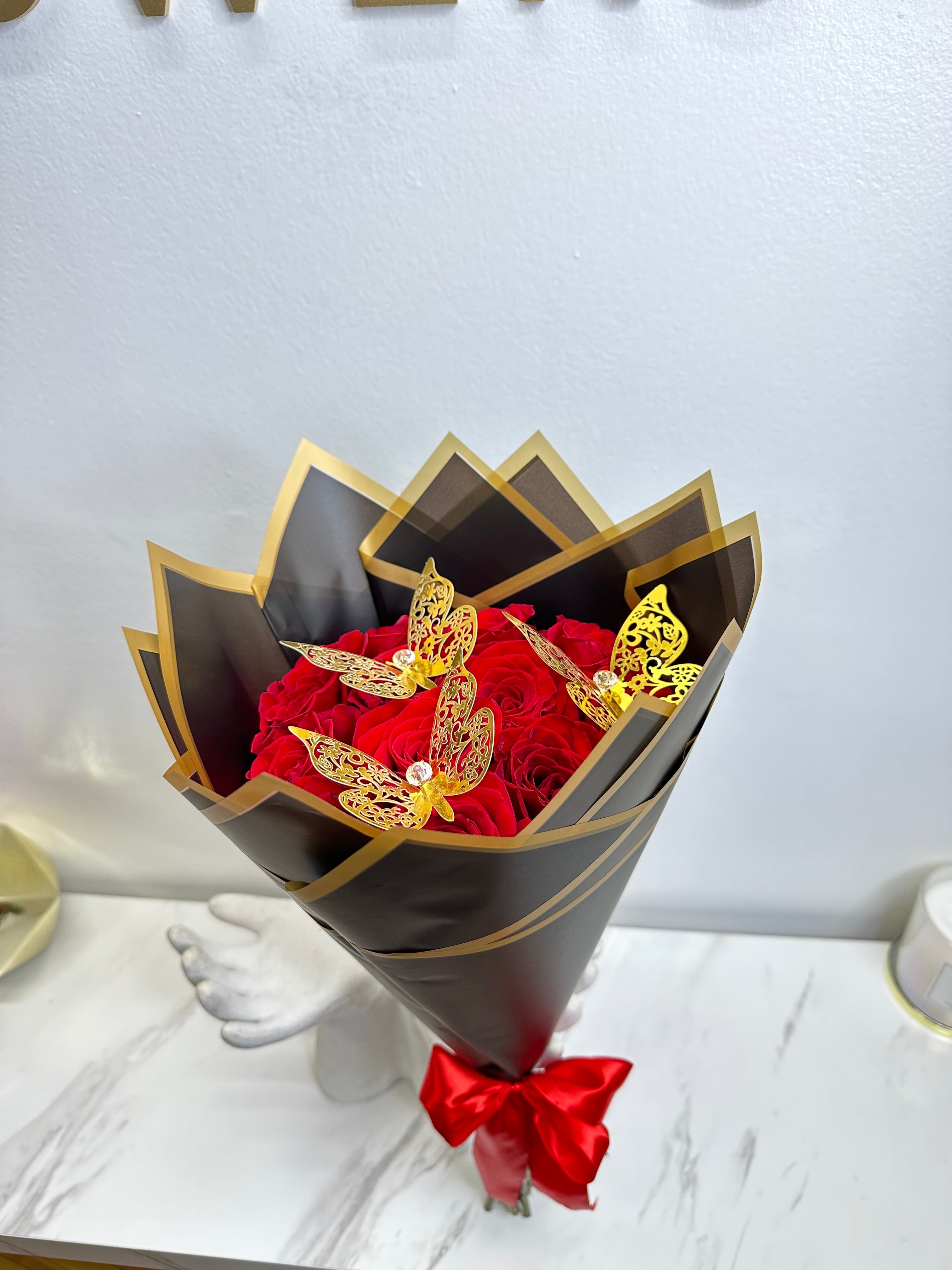 Ramo Buchon 12 Red Roses (Round)