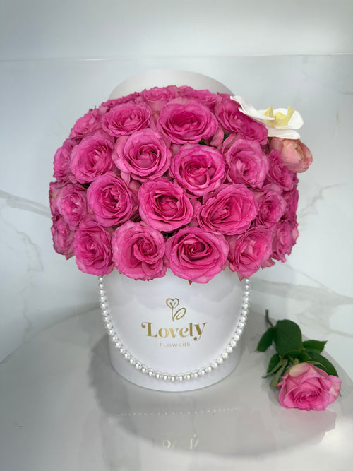 50 Pink Lovely Roses Pearl Box