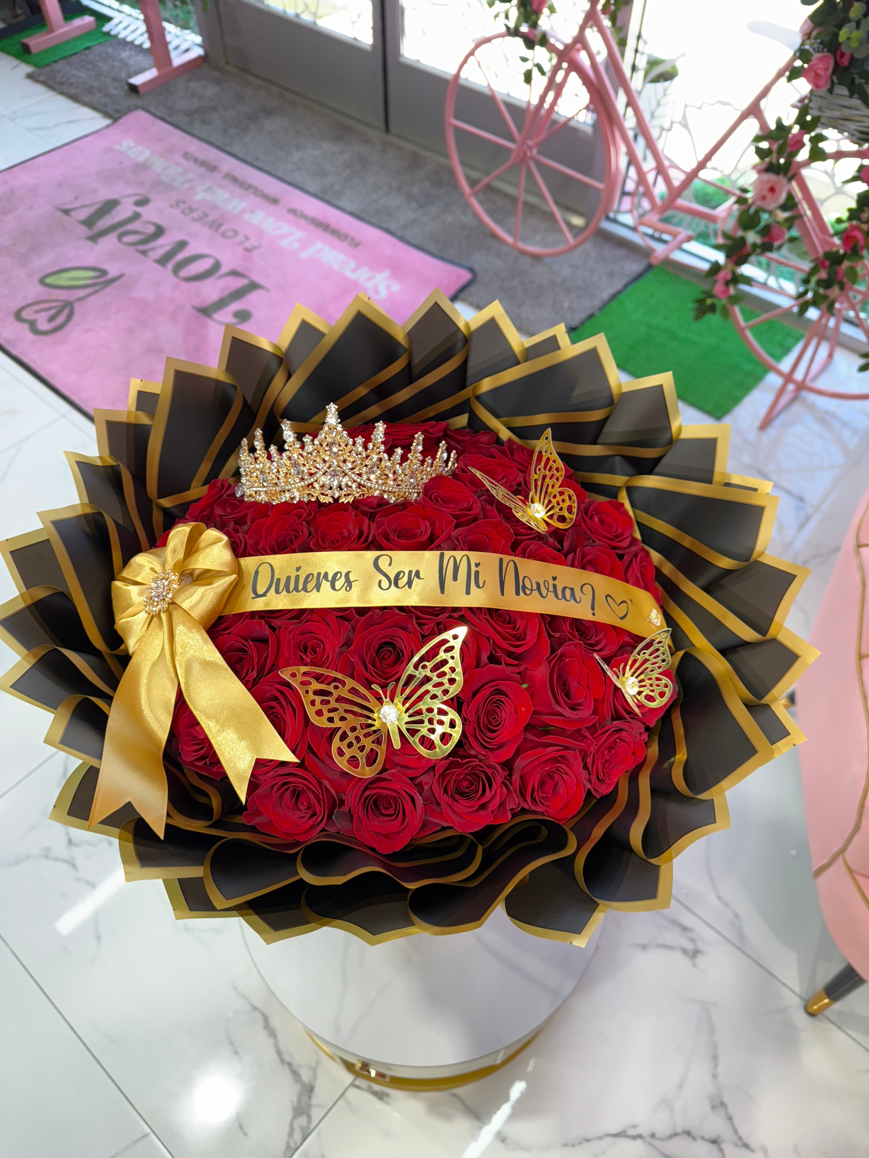 50 Red Roses ~ 50 Rosas Rojas Ramo Buchon