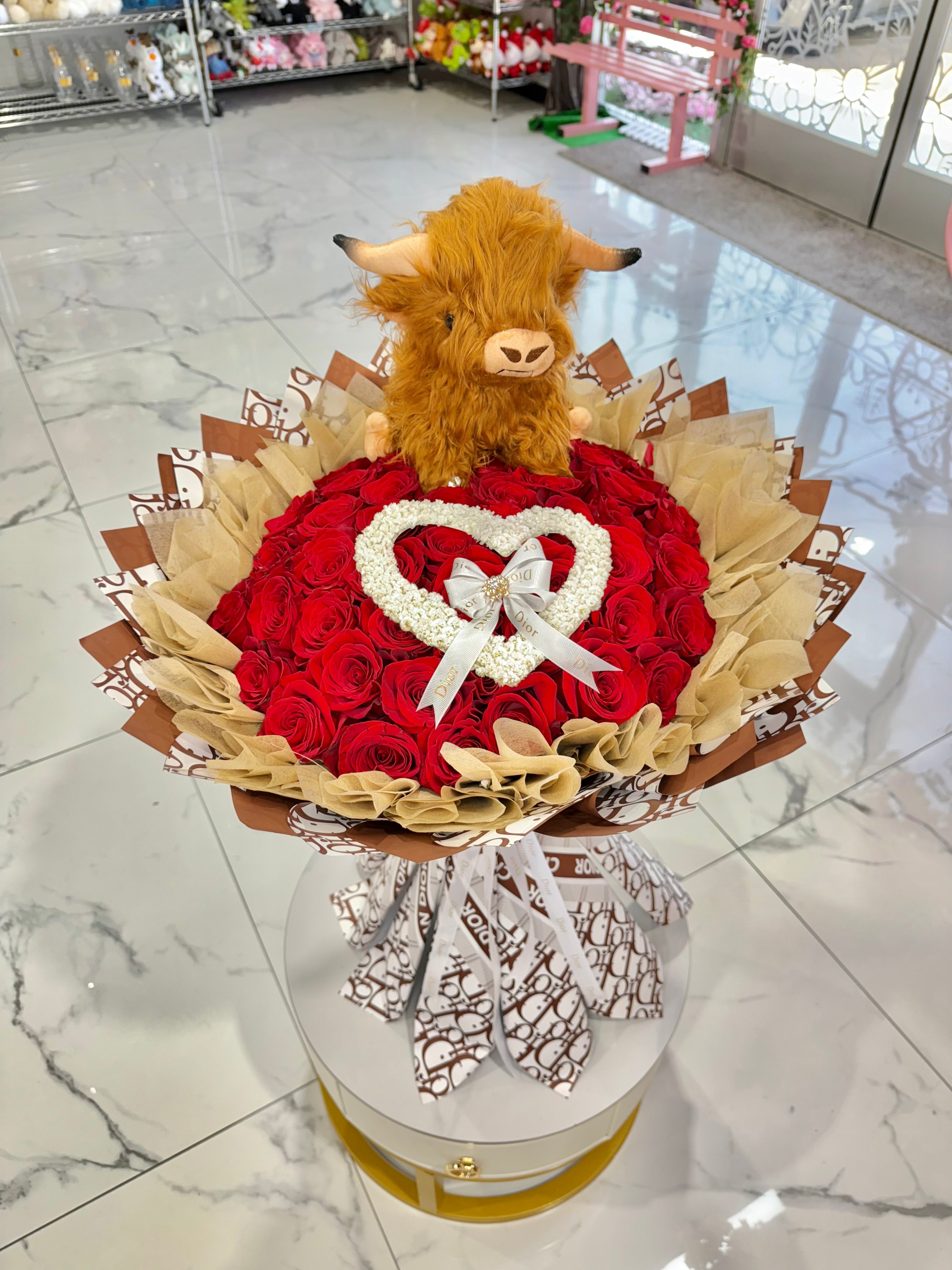 50 Red Roses + Bull