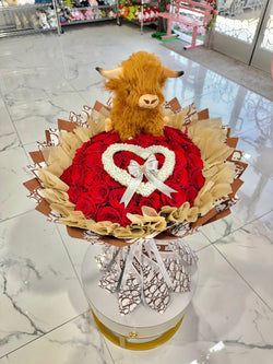 50 Red Roses + Bull