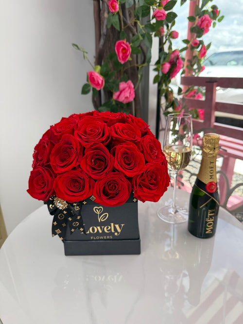 25 Square Everlasting Black  Rose Box