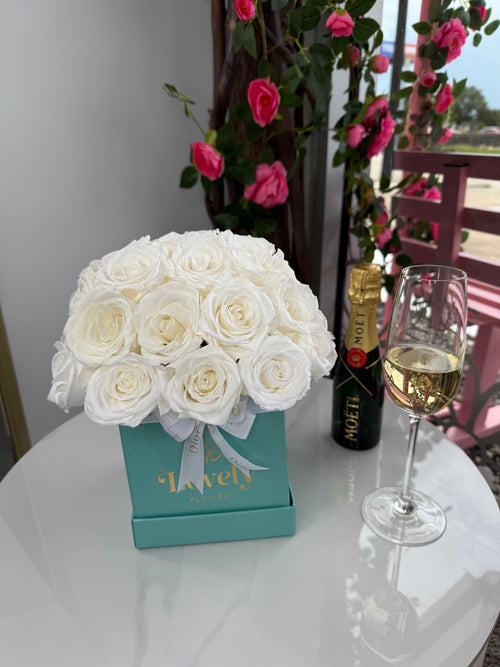 25 White Everlasting Rose in Tiffany Square box