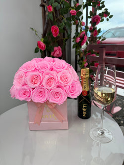 Everlasting 25 Pink  Dome Rose in Square Box