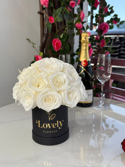 25 White Everlasting Round Rose Box