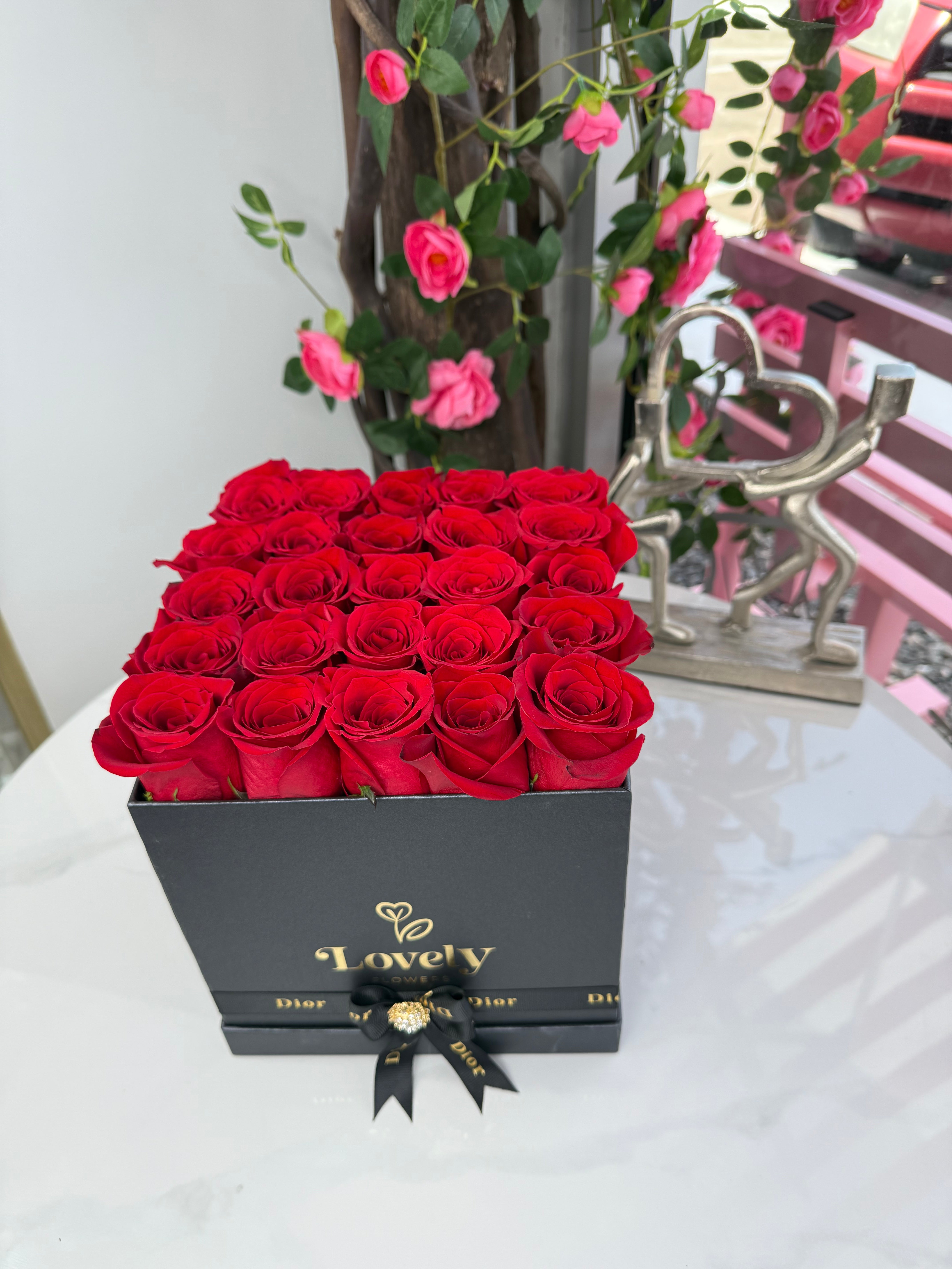 25 Roses Square Box