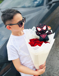 12 Roses + Spiderman