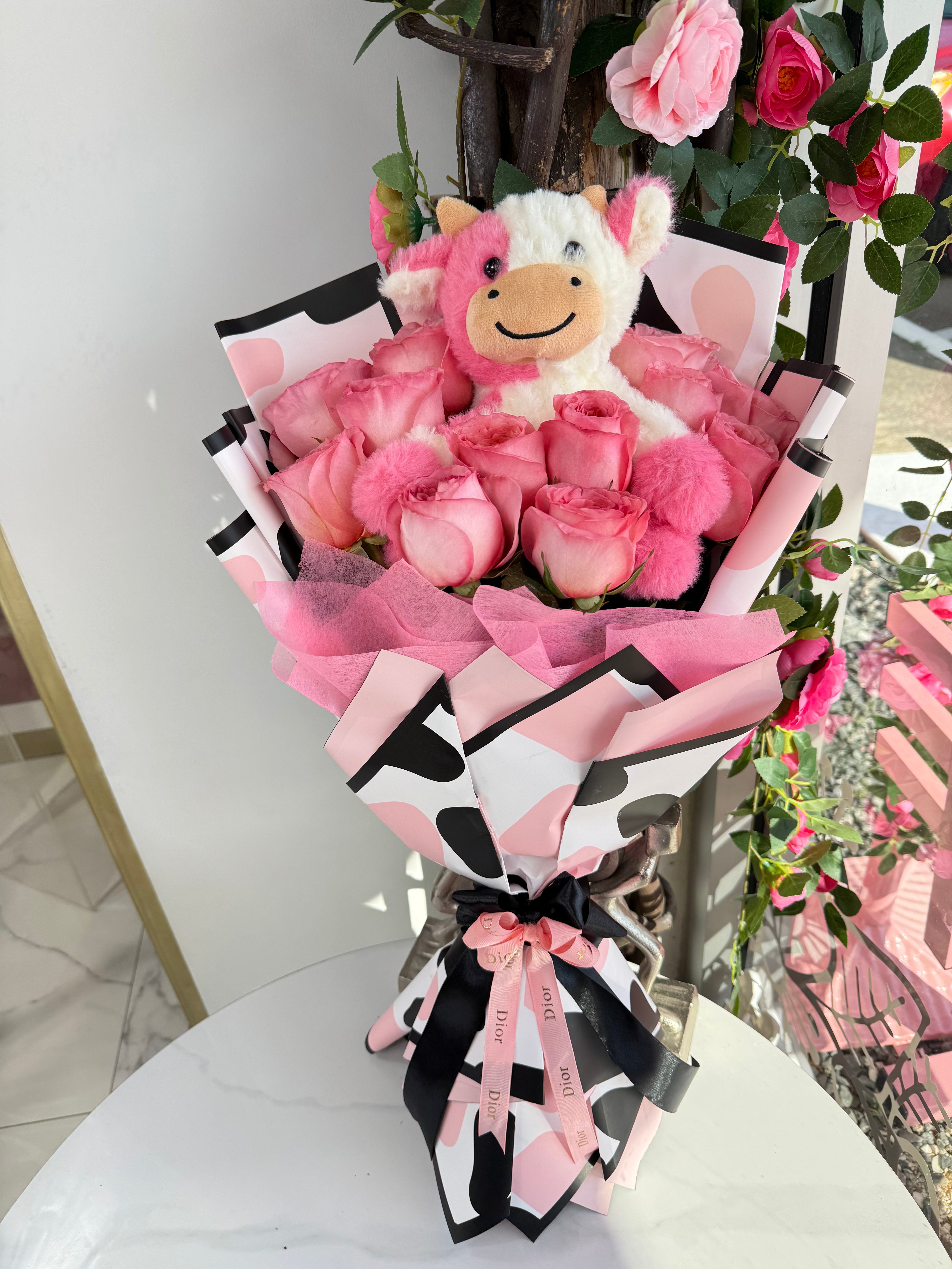 12 Pink Flat Cow Roses