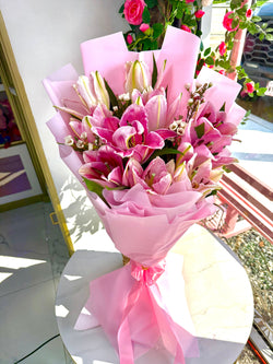 10 Pink Lilies