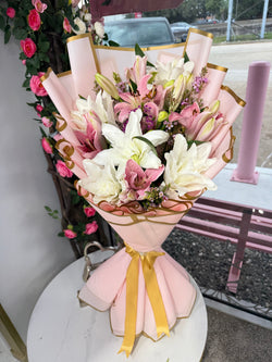 20 Lilies White & PInk