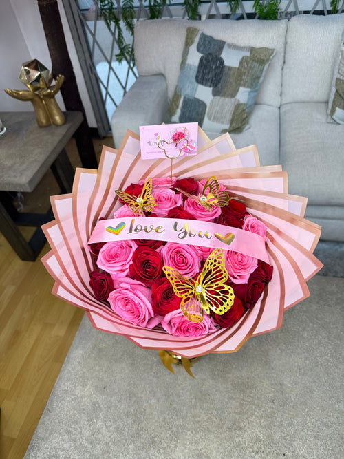 25 Pink Adn Red Roses