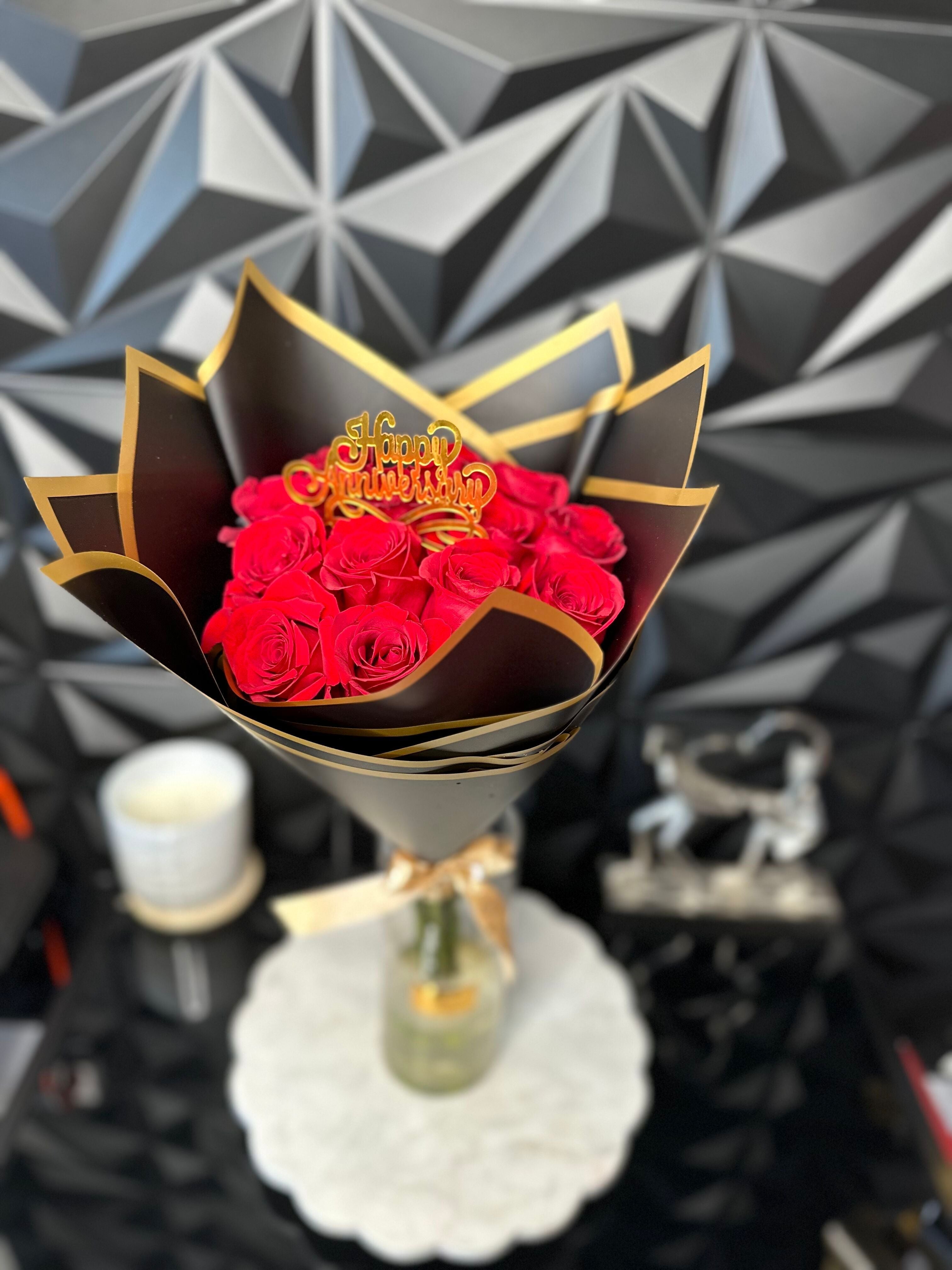 Ramo Buchon 12 Red Roses (Round)