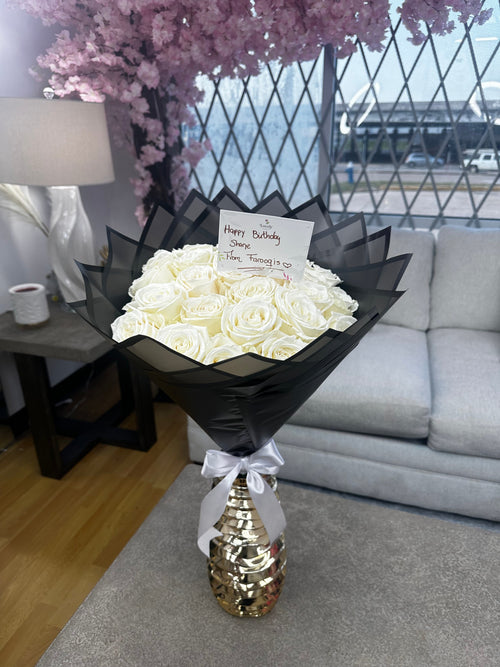 25 White Roses