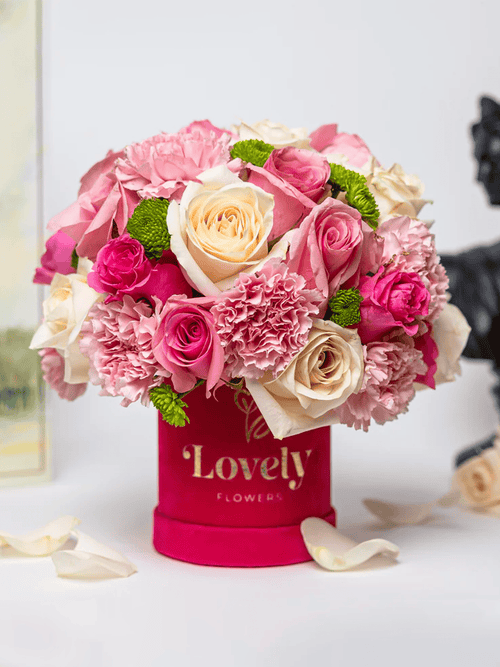 Small Fuchsia Round Box with 20 Roses and Carnations