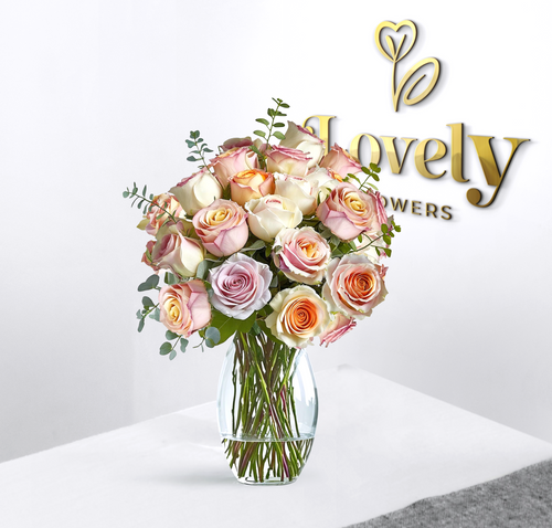 Luxury Pastel Rose Bouquet in Glass Vase