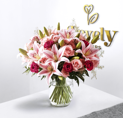 Luxury Pink Lily and Rose,carnation Floral Arrangement in Glass Vase